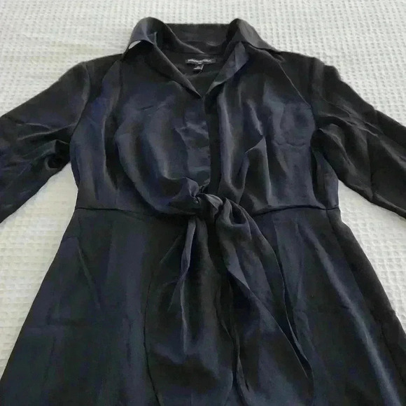 BANANA REPUBLIC SATIN TIE-FRONT MIDI SHIRTDRESS - Picture 9 of 10